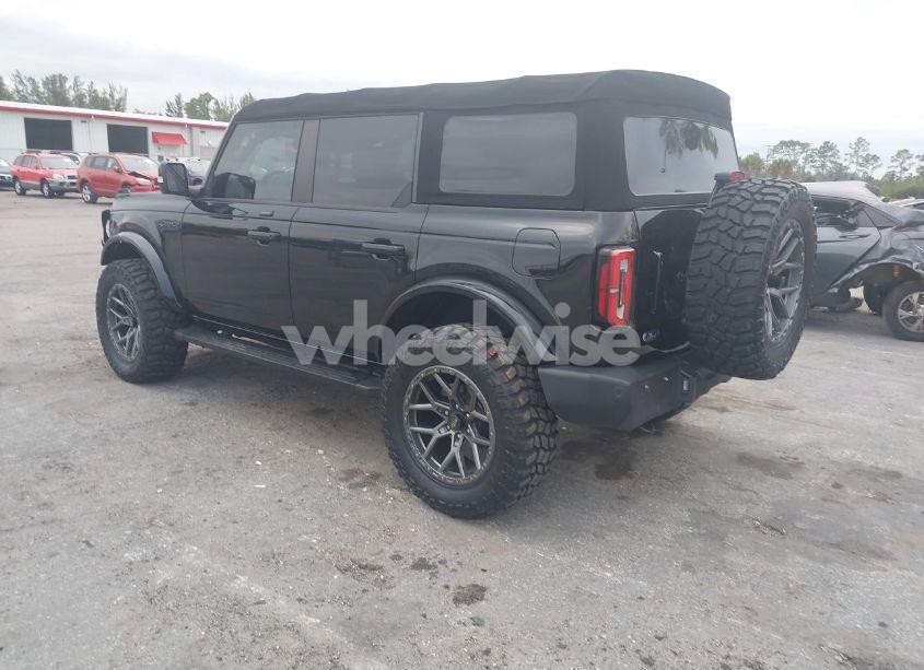 Photo 3 of 2022 Ford Bronco OUTER BANKS (VIN 1FMDE5DH1NLB73169)