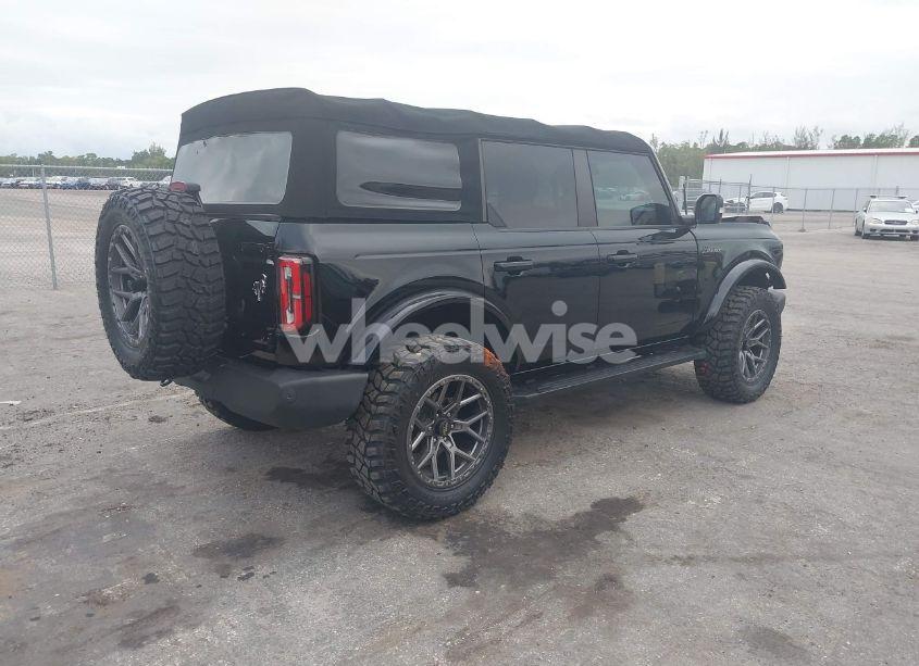 Photo 4 of 2022 Ford Bronco OUTER BANKS (VIN 1FMDE5DH1NLB73169)