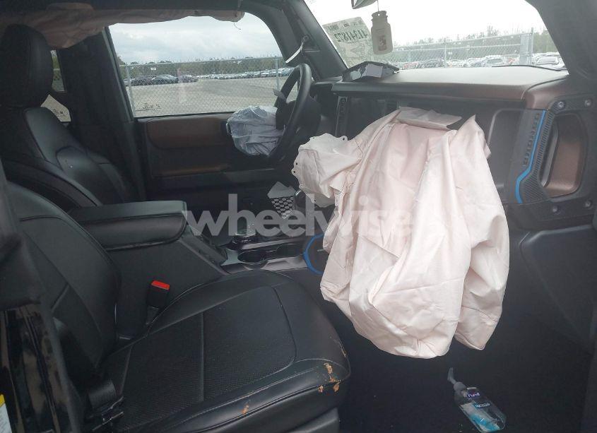 Photo 5 of 2022 Ford Bronco OUTER BANKS (VIN 1FMDE5DH1NLB73169)