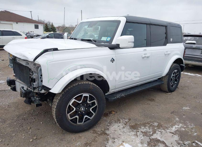 Photo 2 of 2023 Ford Bronco OUTER BANKS (VIN 1FMDE5DH4PLB80894)
