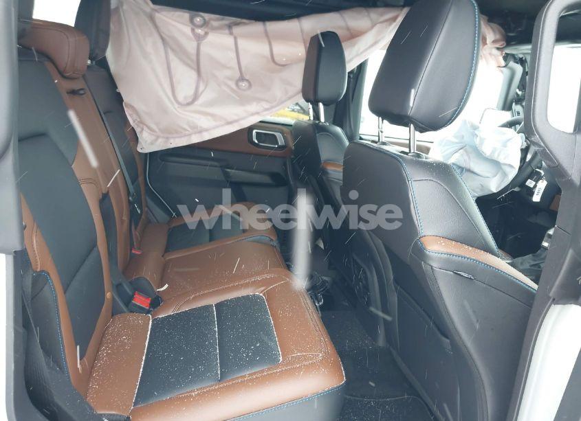 Photo 8 of 2024 Ford Bronco OUTER BANKS (VIN 1FMDE8BH2RLB47383)