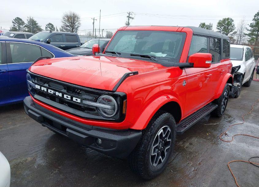 Photo 2 of 2024 Ford Bronco OUTER BANKS (VIN 1FMDE8BH3RLA77117)