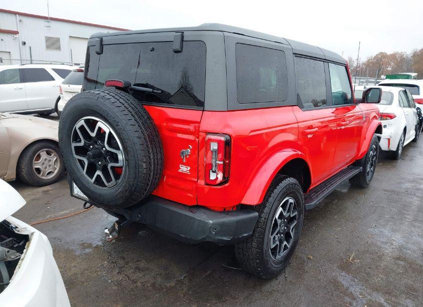 Photo 4 of 2024 Ford Bronco OUTER BANKS (VIN 1FMDE8BH3RLA77117)