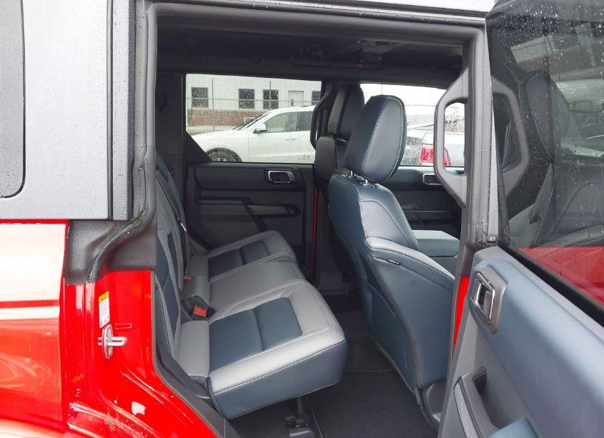 Photo 8 of 2024 Ford Bronco OUTER BANKS (VIN 1FMDE8BH3RLA77117)