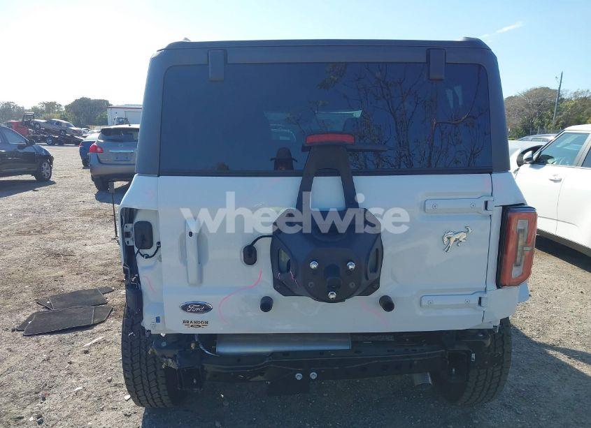 Photo 16 of 2024 Ford Bronco OUTER BANKS (VIN 1FMDE8BH6RLB35995)