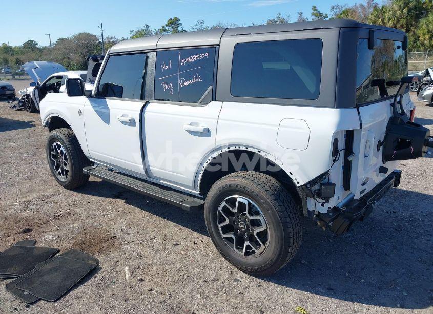 Photo 3 of 2024 Ford Bronco OUTER BANKS (VIN 1FMDE8BH6RLB35995)