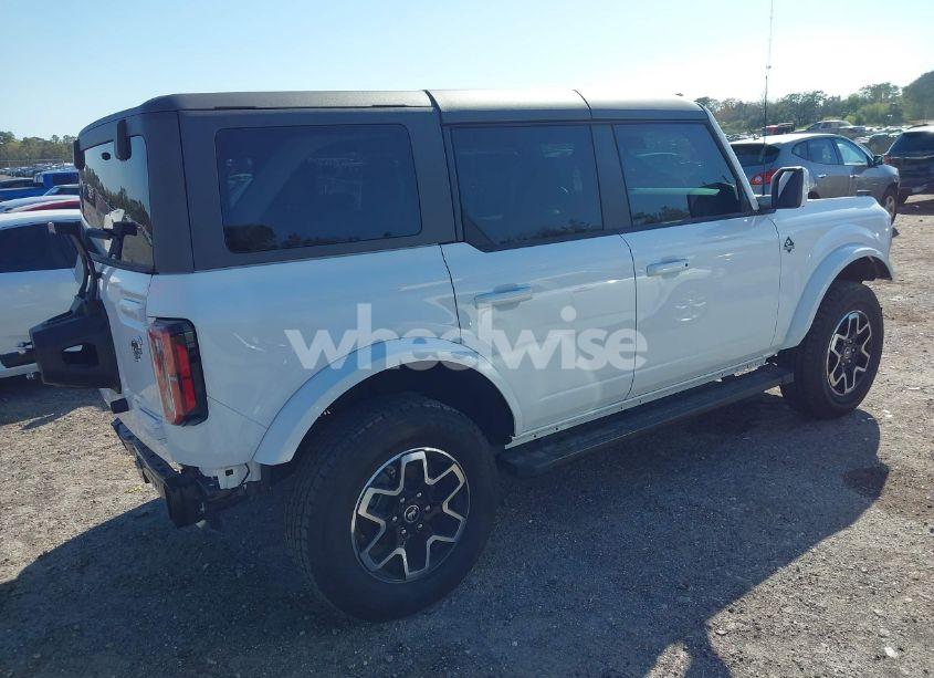 Photo 4 of 2024 Ford Bronco OUTER BANKS (VIN 1FMDE8BH6RLB35995)