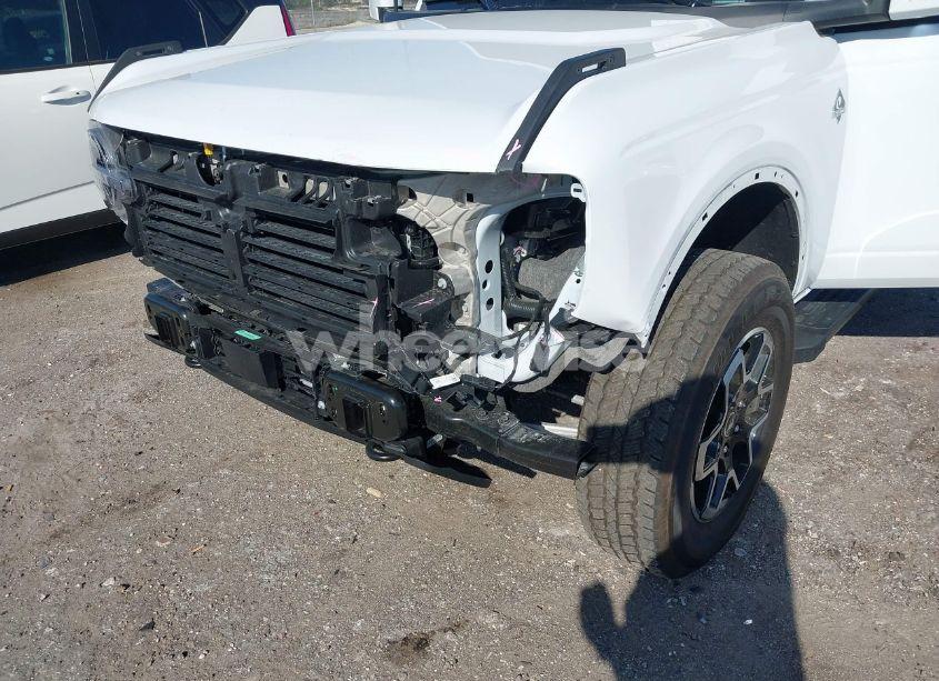 Photo 6 of 2024 Ford Bronco OUTER BANKS (VIN 1FMDE8BH6RLB35995)