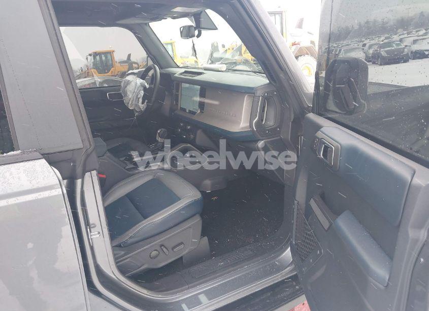 Photo 5 of 2024 Ford Bronco OUTER BANKS (VIN 1FMDE8BH8RLA69580)