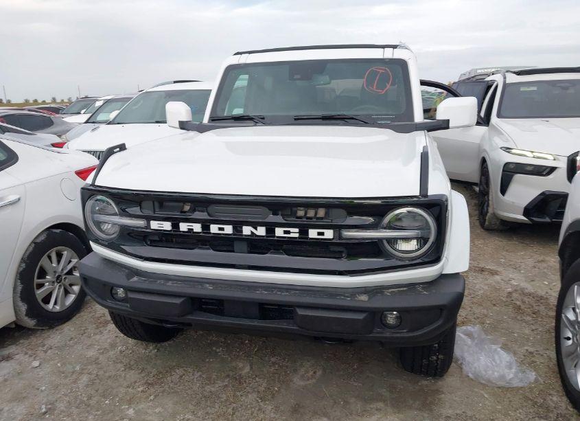Photo 18 of 2024 Ford Bronco OUTER BANKS (VIN 1FMDE8BH9RLA31937)