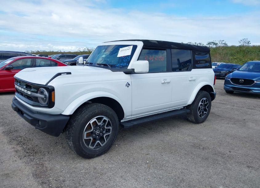 Photo 2 of 2024 Ford Bronco OUTER BANKS (VIN 1FMDE8BH9RLA31937)