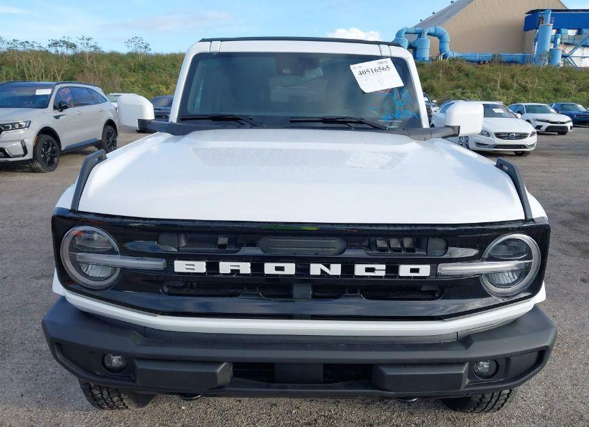 Photo 6 of 2024 Ford Bronco OUTER BANKS (VIN 1FMDE8BH9RLA31937)
