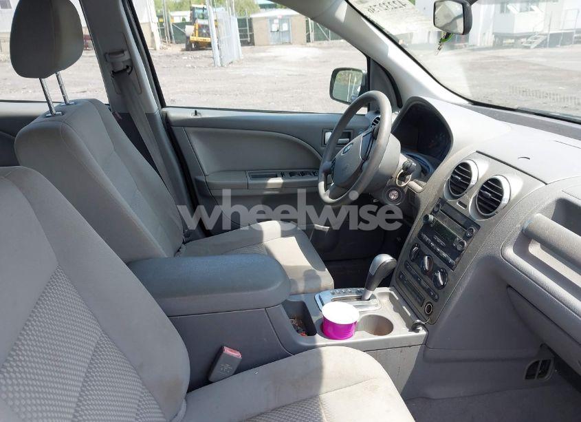 Photo 5 of 2005 Ford Freestyle SE (VIN 1FMDK01115GA64903)