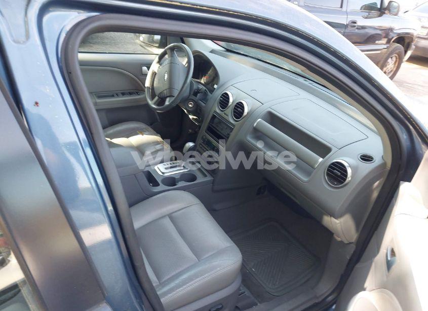 Photo 5 of 2005 Ford Freestyle SEL (VIN 1FMDK02105GA06621)