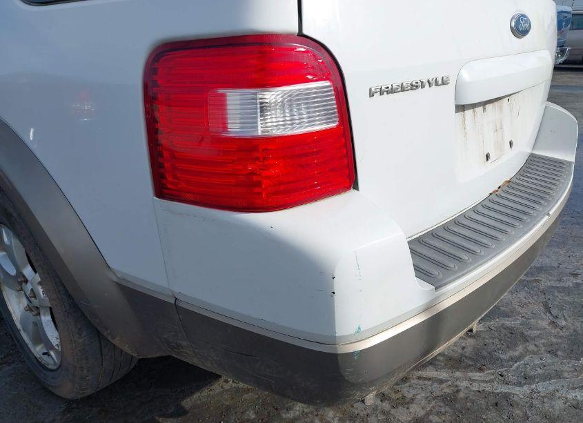 Photo 6 of 2005 Ford Freestyle SEL (VIN 1FMDK02125GA43234)