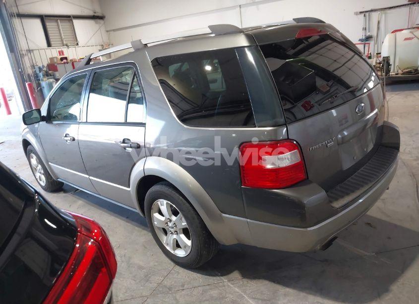 Photo 3 of 2005 Ford Freestyle SEL (VIN 1FMDK051X5GA72332)