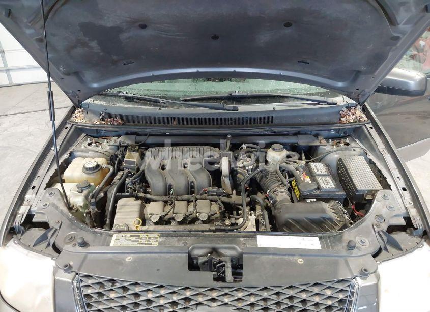 Photo 8 of 2005 Ford Freestyle SEL (VIN 1FMDK051X5GA72332)