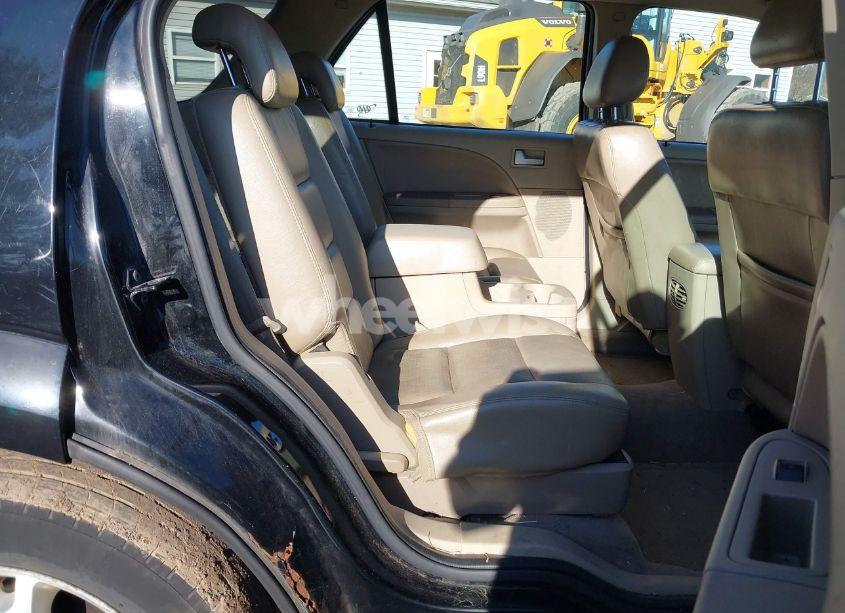 Photo 8 of 2005 Ford Freestyle LIMITED (VIN 1FMDK06115GA37063)