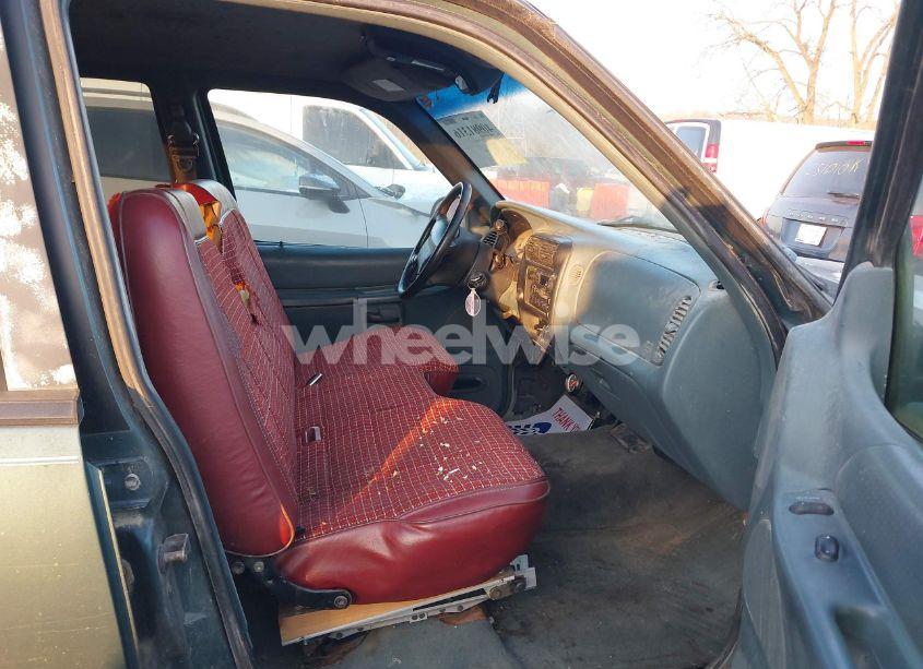 Photo 5 of 1997 Ford Explorer EDDIE BAUER/LIMITED/XL/XLT (VIN 1FMDU32E5VZA90373)