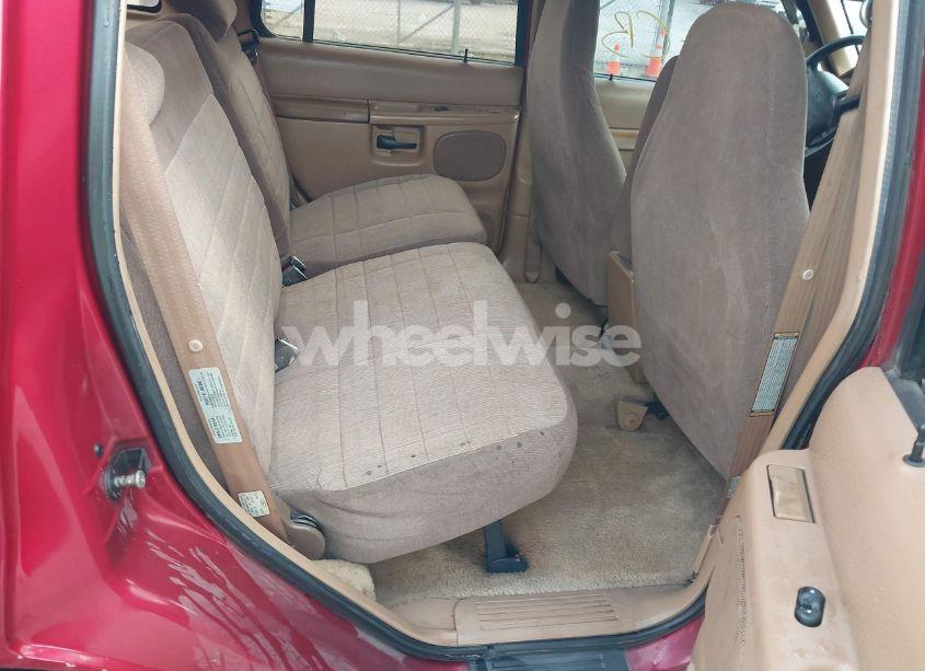 Photo 8 of 1996 Ford Explorer (VIN 1FMDU32P0TZA22044)