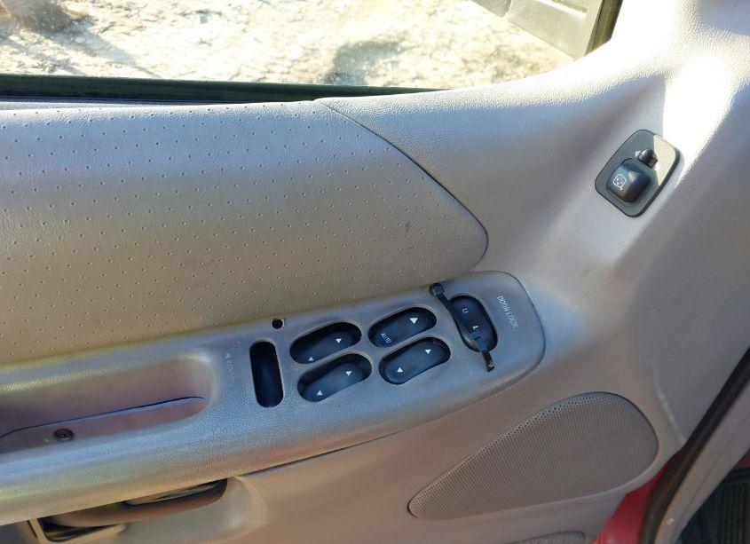 Photo 14 of 1996 Ford Explorer (VIN 1FMDU32P6TZA13039)