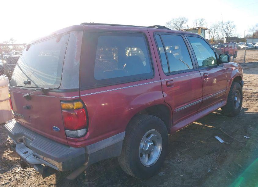 Photo 4 of 1996 Ford Explorer (VIN 1FMDU32P6TZA13039)