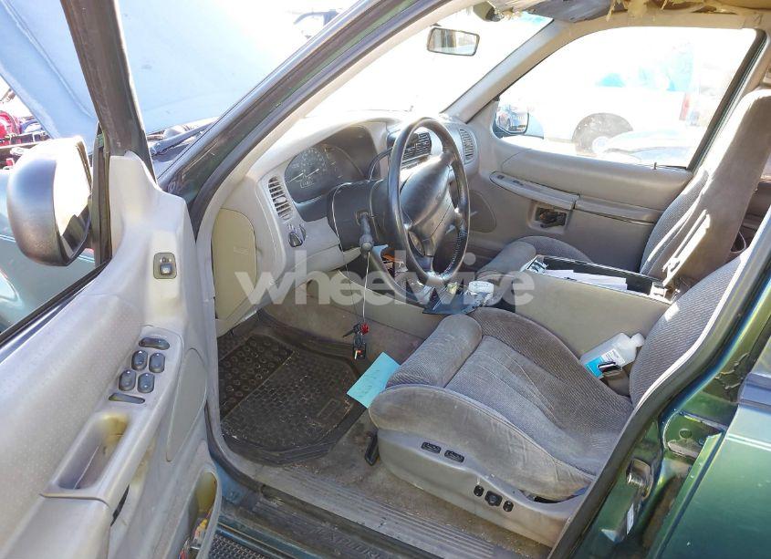 Photo 5 of 1996 Ford Explorer (VIN 1FMDU32P6TZA29452)