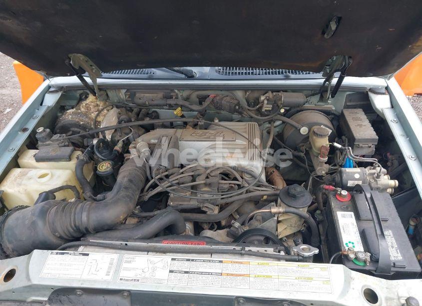 Photo 10 of 1996 Ford Explorer (VIN 1FMDU32P7TZB92093)