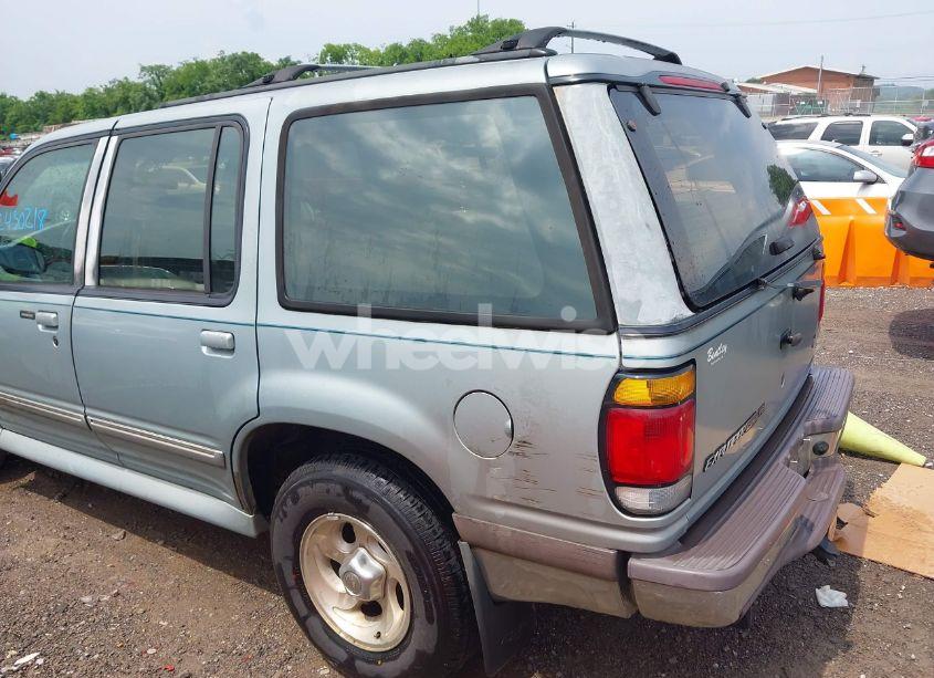 Photo 6 of 1996 Ford Explorer (VIN 1FMDU32P7TZB92093)