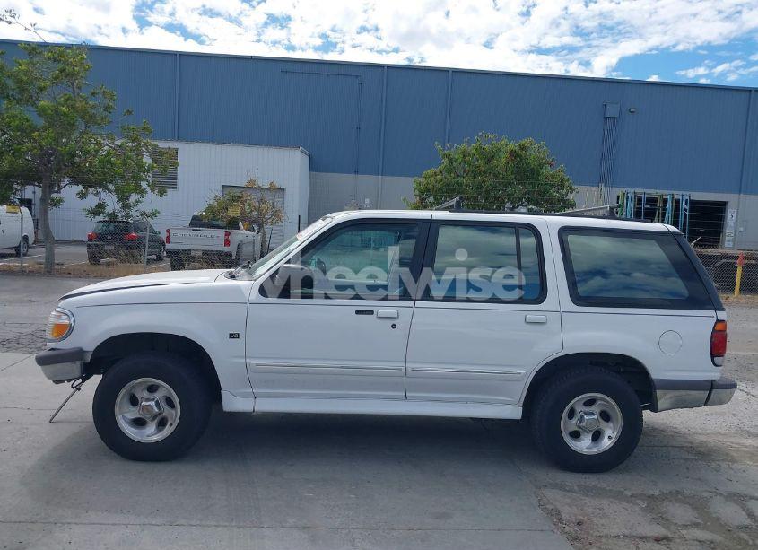 Photo 14 of 1997 Ford Explorer EDDIE BAUER/LIMITED/XLT (VIN 1FMDU32PXVUB76986)