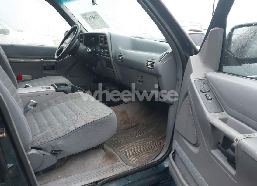 Photo 5 of 1993 Ford Explorer (VIN 1FMDU32X2PUB32600)