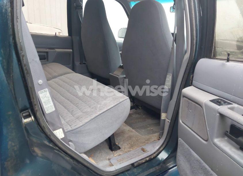 Photo 8 of 1993 Ford Explorer (VIN 1FMDU32X2PUB32600)