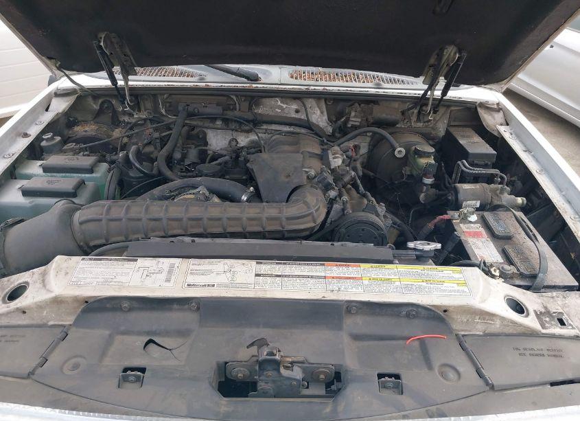 Photo 10 of 1996 Ford Explorer (VIN 1FMDU32X2TZB86556)