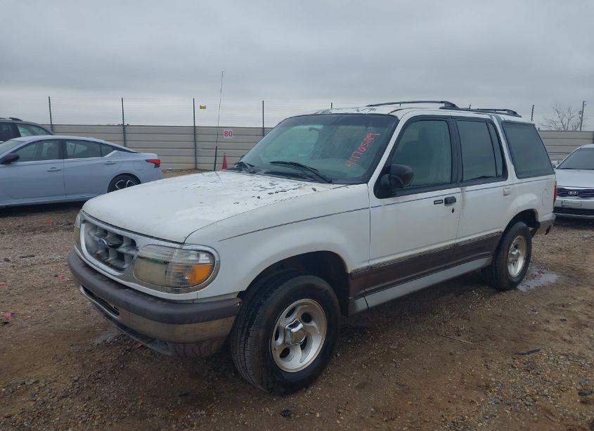 Photo 2 of 1996 Ford Explorer (VIN 1FMDU32X7TUC80803)