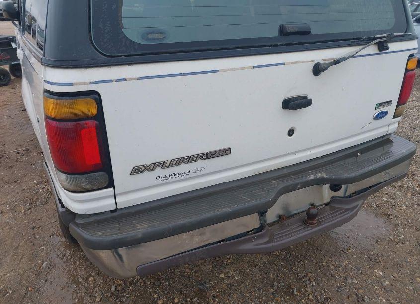 Photo 6 of 1996 Ford Explorer (VIN 1FMDU32X7TUC80803)