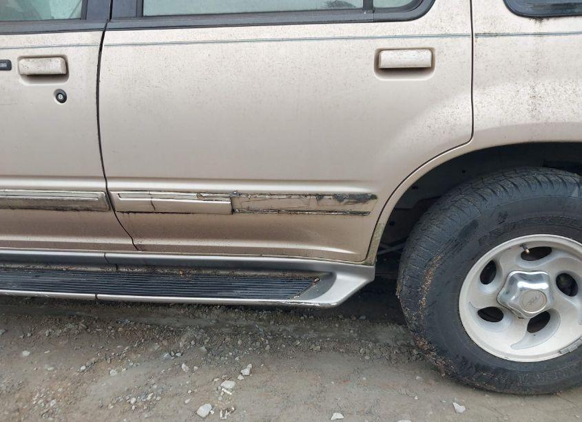 Photo 6 of 1996 Ford Explorer (VIN 1FMDU32X8TUB14368)