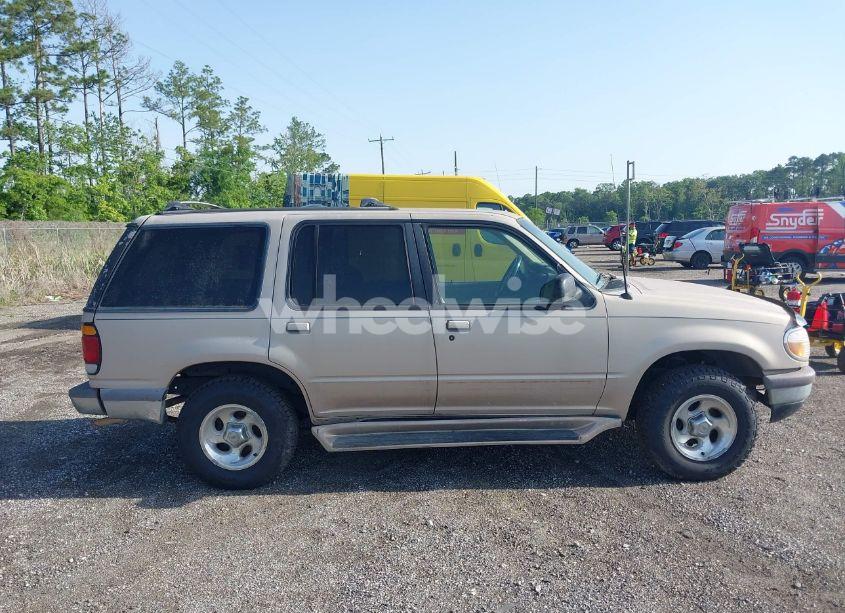 Photo 13 of 1997 Ford Explorer (VIN 1FMDU32X8VZC30353)