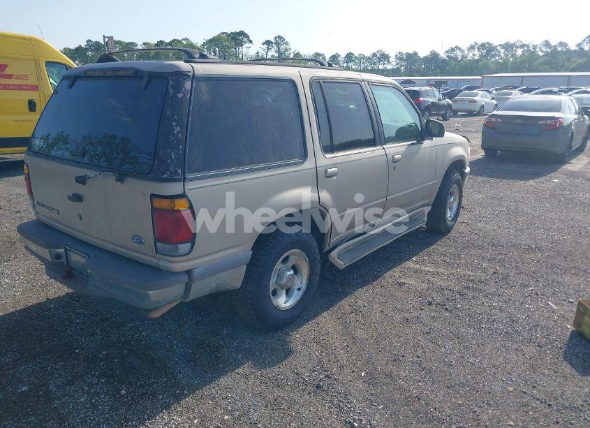 Photo 4 of 1997 Ford Explorer (VIN 1FMDU32X8VZC30353)