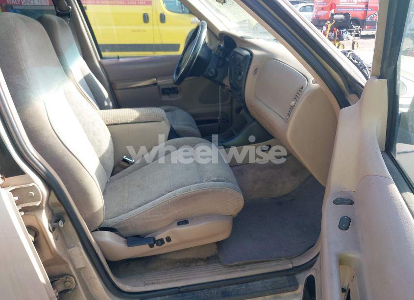 Photo 5 of 1997 Ford Explorer (VIN 1FMDU32X8VZC30353)