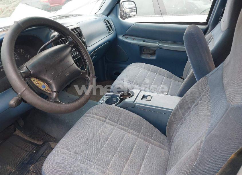 Photo 5 of 1997 Ford Explorer EDDIE BAUER/LIMITED/XL/XLT (VIN 1FMDU32X9VUA65099)