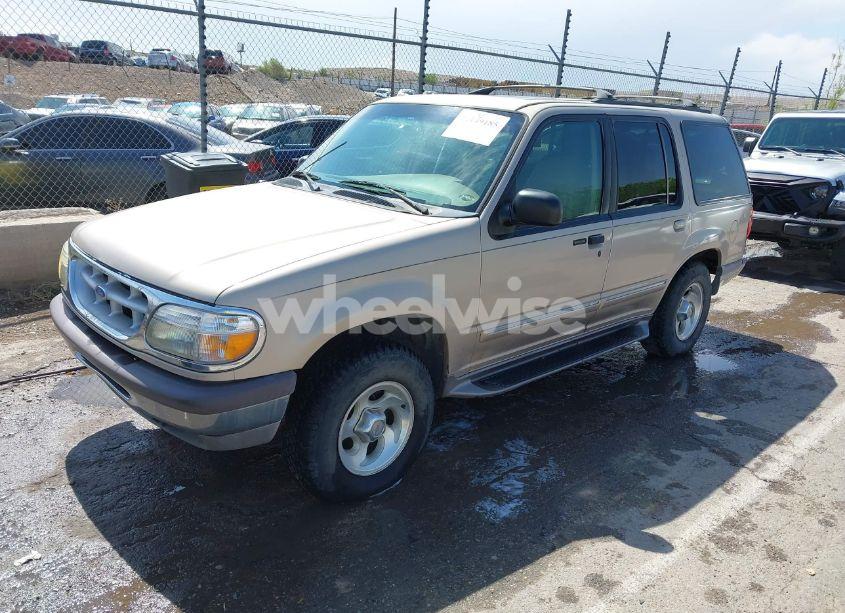 Photo 2 of 1997 Ford Explorer EDDIE BAUER/LIMITED/XL/XLT (VIN 1FMDU34E8VZC05433)