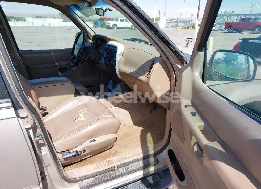 Photo 5 of 1997 Ford Explorer EDDIE BAUER/LIMITED/XL/XLT (VIN 1FMDU34E8VZC05433)