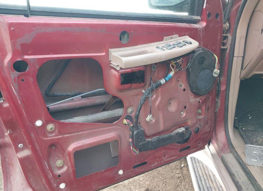 Photo 15 of 1997 Ford Explorer EDDIE BAUER/LIMITED/XL/XLT (VIN 1FMDU34E9VZB64763)