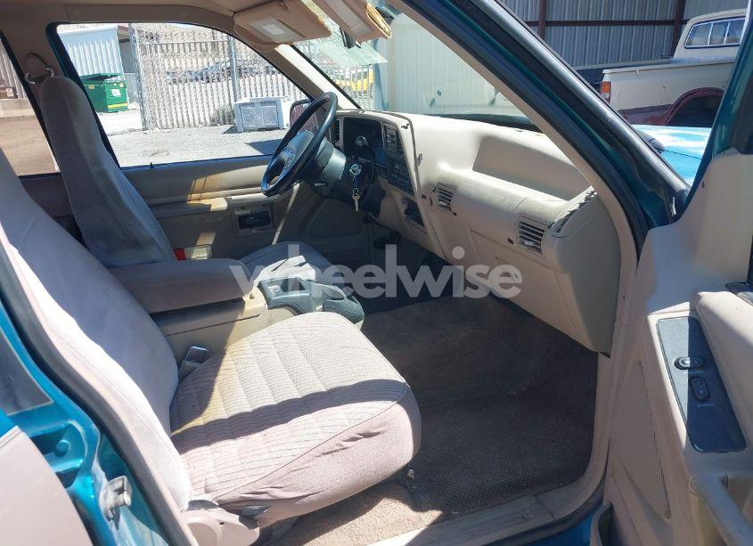 Photo 5 of 1993 Ford Explorer (VIN 1FMDU34X1PUD33031)