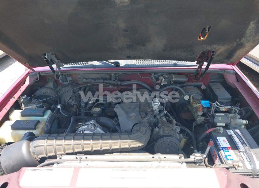 Photo 10 of 1996 Ford Explorer (VIN 1FMDU34X2TUC41565)