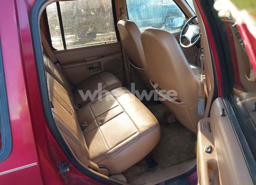 Photo 8 of 1996 Ford Explorer (VIN 1FMDU34X2TZA64714)