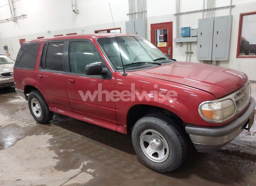 1997 Ford Explorer EDDIE BAUER/LIMITED/XL/XLT (VIN 1FMDU34X2VUC72303) main photo