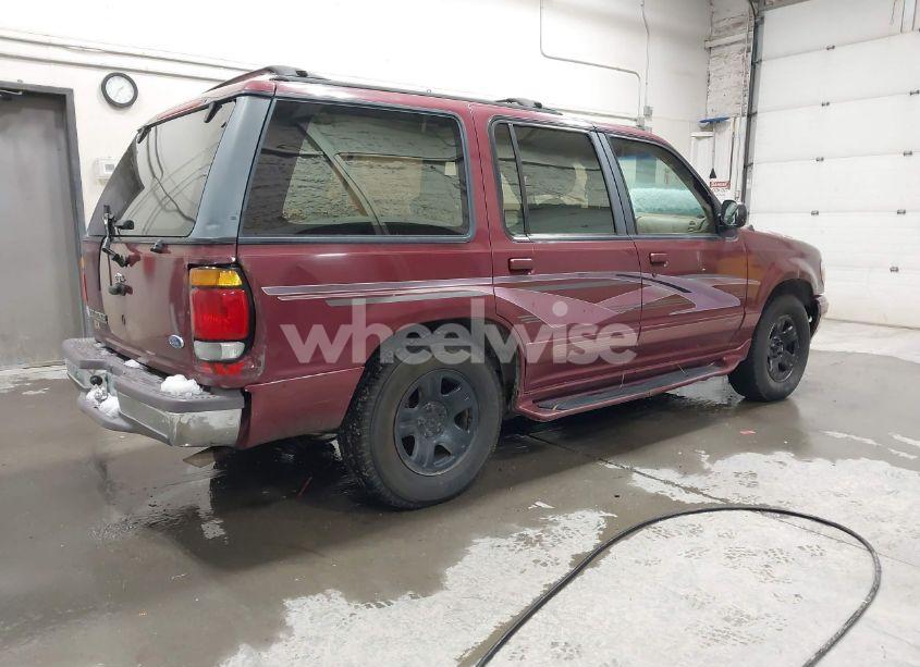 Photo 4 of 1996 Ford Explorer (VIN 1FMDU34X5TUA71380)