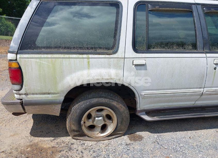 Photo 13 of 1997 Ford Explorer EDDIE BAUER/LIMITED/XL/XLT (VIN 1FMDU34X6VZA18211)