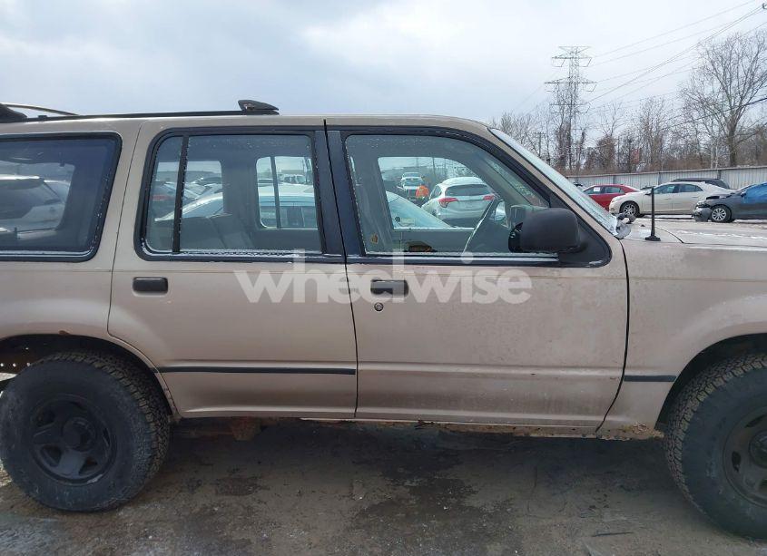Photo 13 of 1993 Ford Explorer (VIN 1FMDU34X7PUD58936)